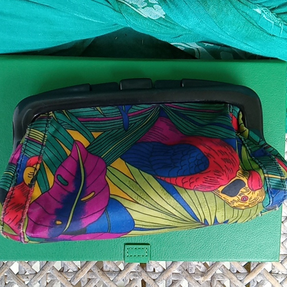 Vintage makeup bag/clutch
